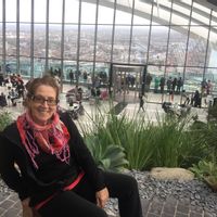 Comfort, art and sunshine in Perth garden suburb.