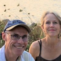 Grande maison moderne sur la côte de granit rose