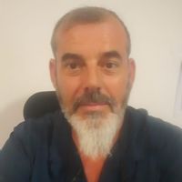 Maison d'architecte à Castillon du Gard, village face au Pont du Gard, entre Nîmes, Avignon et Uzès