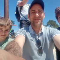 La maison de Sébastien, Timéo, Mahé et leurs deux chats.