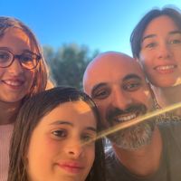 Maison en meulière rénovée, jardin, jeux & extérieur, à 20 min de Paris.