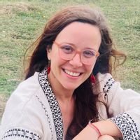 Restaurée par un artiste, ferme rustique de 1730 vous fera voyager par son originalité biscornue.