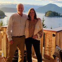 Waterfront Beauty in BC, 2.5 hours from Vancouver. MINIMUM 2 WEEKS Required.