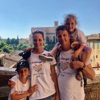 A  truly picturesque bright 3-bedroom cottage on a splendid lake,  near biking & hiking trails.