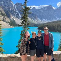 Grande maison située près de Montréal et Québec