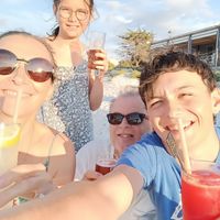 Grande maison d'architecte dominant un lac au sud de la Bourgogne