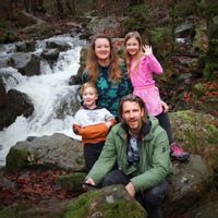 Family home with a sunset view (!) in outskirts of province capital.