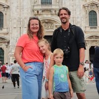 Family home with a sunset view (!) in outskirts of province capital.