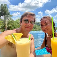 Jolie maison de campagne restaurée, disposant de tout le confort  pour des vacances réussies en famille ou entre amis. Région du Lot et de la Dordogne, hauts lieux touristique et gastronomique.