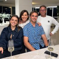 Sub penthouse apartment, magnificent views. Let's swap surf for snow!