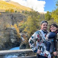 Jolie maison rénovée par nos soins dans le centre du village. Proches forêts et rivières à pieds
