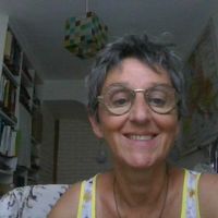 Rez-de-chaussée vue dominante d'une maison paille et terre