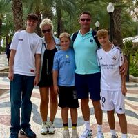 Holiday chalet with lake view