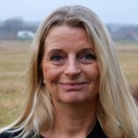 Et plans-hus tæt på strand, indkøb, restauranter og offentlig transport