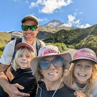 Grande maison au calme aux pieds des montagnes et de la forêt