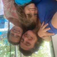 Chez Mathilde, Lilí et Ayün