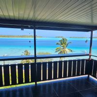 Grande maison sur les hauteurs de bora. Vue imprenable sur le lagon.