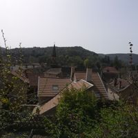 Jardins suspendus, maison rénovée centre médiéval Crémieu