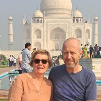 La maison de modern house with swimming pond