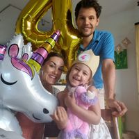 Sept 25 - Oct 2 available - modern family home