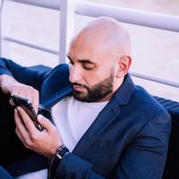 Élégant appartement haussmannien – Dans le quartier des Champs-Élysées, à 2 minutes à pied