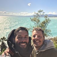 Nicolas y Carloss hus