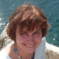 Maison privée dans un village médiéval face aux Pyrénées.