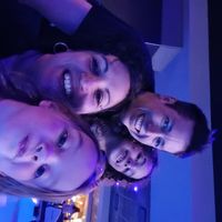 Maison familiale semi-detachée à Longueuil avec 3 chambres en Banlieue de Montréal et grande cour.