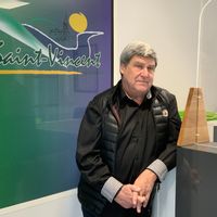 La maison de Jean-Benoit dans un écrin de verdure avec piscine