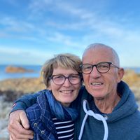 Maison et grand jardin proche bord de mer. Eté 2023 complet.