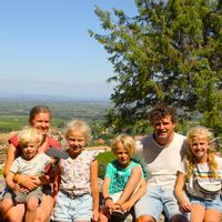 A charming (children's) farm with a big playground, animals and a gipsy wagon