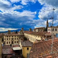 Casa di Beatrice - Peaceful Historic Center Flat with Views & Natural Light