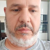 MAISON AVEC JOLIE FIGUIER