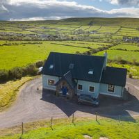 Discover the Dingle Peninsula from PATRICK's house