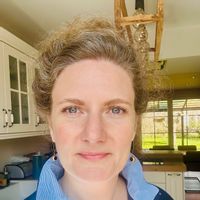 Agréable maison avec jardin au bord de la rivière et à 2 minutes à pied du château de Jemeppe