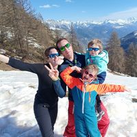 La maison de Marion, Mathieu, et Les enfants, entre lac et montagnes
