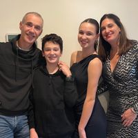 Superbe villa au calme avec piscine chauffée sur un grand terrain. Magnifique vue sur les montagnes.