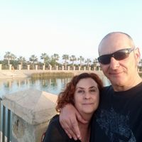 HABITACION PARA DOS PERSONAS.
DERCHO A CUARTO DE BAÑO Y COCINA.