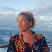 Maison de village au soleil, idéale pour famille nombreuse.