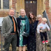 Perfectly located apartment in beautiful gardens, large pool, steps from the sea, stroll to centre of Campello