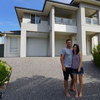 Spacious Coastal House - walk to beach