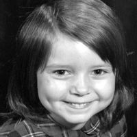 La maison de Sandrine; A 25 mn de la mer (Saint-Cas le Guildo, Saint-Jacut-de-la-mer, Dinard, Saint-Lunaire) et 35 mn de Saint-Malo. A 10 mn de Dinan, ville aux maisons à pans de bois très jolie. La maison est chaleureuse et calme, un peu atypique avec un très beau jardin