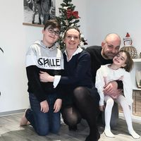 Maison entre montagnes et forêts