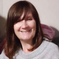 Une belle chambre à 5 minutes de la gare , vue sur jardin avec salle de bains attenante .