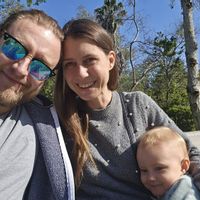 Apartment in resort-style complex one block from beach