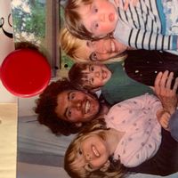 Grande maison de bourg colorée