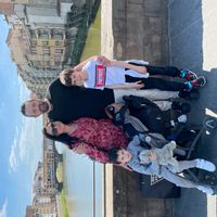 Dépendance de corps de ferme alsacien avec piscine, aire de jeux, pergola, et gloriette.