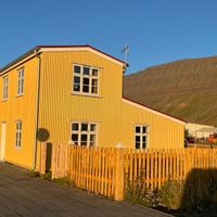 Dom u Ísafjörður