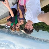 La maison de Christophe et Claire: les volets rouges