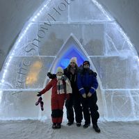 Petite ville dans la campagne, pas loin des montagnes & lacs. Bienvenue chez Elodie Lohan & Bérénice